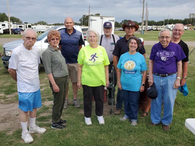Kiwanis dish it out